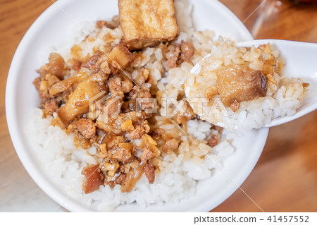 台灣 小吃 滷肉飯 肉燥飯 肉躁飯 油豆腐 Braised pork rice 台湾風肉そぼろ丼 41457552