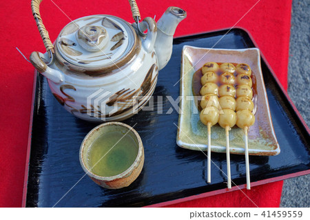 Mitarashi餃子在茶室裡 Mitarashi餃子在茶室裡 41459559