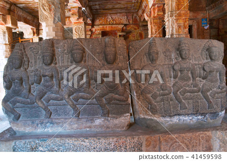 Sapta matrika or seven mothers, Nataraja mandapa Sapta matrika or seven mothers, Nataraja mandapa 41459598