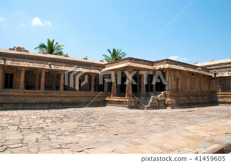 Cloisters and Mandapa, North West corner Darasuram 41459605