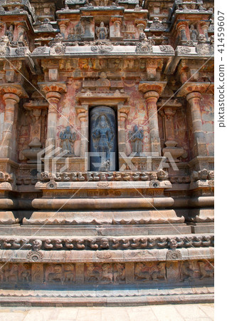Lingodbhava on west wall Airavatesvara Temple Lingodbhava on west wall Airavatesvara Temple 41459607