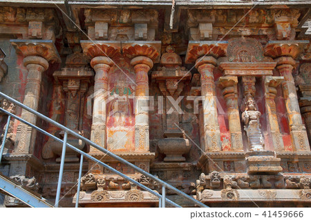 Niches and kumbhapanjaras Airavatesvara Temple Niches and kumbhapanjaras Airavatesvara Temple 41459666