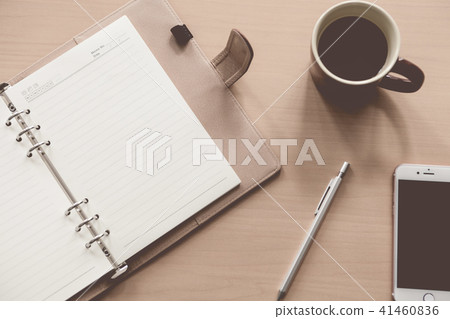 Table photo 41460836