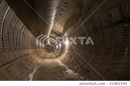 Empty metro tunnel under construction 41462549