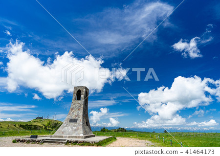 Tower of beautiful highlands of beautiful early summer 41464173