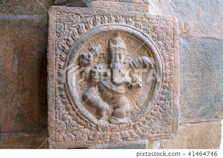 Dancing Ganesha carved on the pillar, Darasuram  41464746