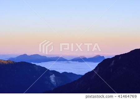 台灣 石門山 合歡山 山陵 山脈 雲海 積雲 剪影 Taiwan Hehuan Mountain 台灣 石門山 合歡山 山陵 山脈 雲海 積雲 剪影 Taiwan Hehuan Mountain 41464769