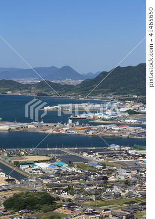 Tsushima Shrine and Sanuki Fuji desiring to be in front of Mikutake City's Tompomi Harbor 41465650
