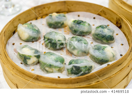 Ha gow vegetable filled in dough sheet 41469518