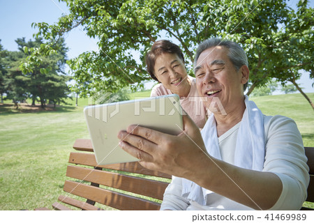 senior 41469989
