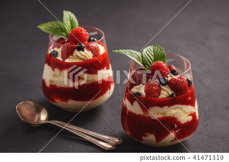 Strawberry mascarpone mousse dessert. 41471319