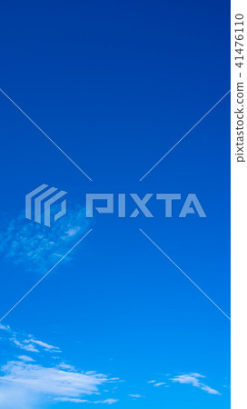 Early summer sky and clouds (vertical) Early summer sky and clouds (vertical) 41476110