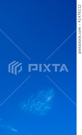 Early summer sky and clouds (vertical) 41476112