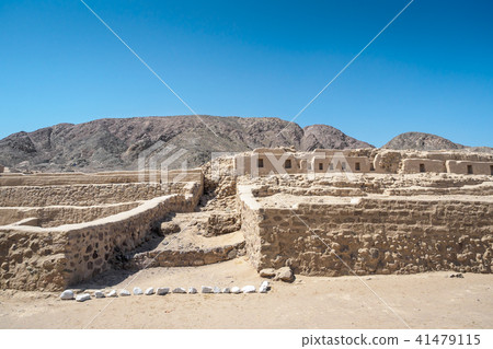 Los Paredones, a historic ruins in Nazca, Peru. 41479115