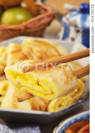 Egg pancake /  Chinese omelet  41479158