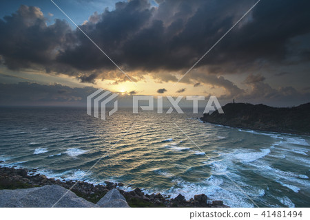 Sunrise in Dai Lanh lighthouse 41481494