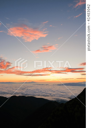 Dawn on the mountain Dawn on the mountain 41483042