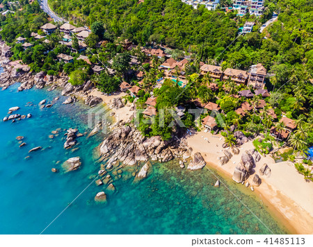 Aerial view of beautiful tropical beach and sea with palm and other tree in koh samui island 41485113
