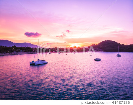 Aerial view of beautiful tropical beach and sea with palm and other tree in koh samui island 41487126