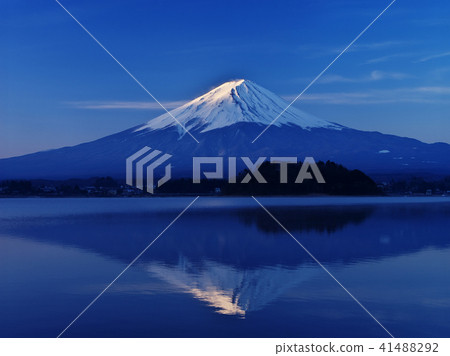 Fuji in early spring of Kawaguchiko Fuji in early spring of Kawaguchiko 41488292