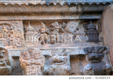 Panel depicting story of Sundara, Darasuram 41489555