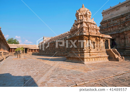 Pillar-cloister and Chandikesvara temple  41489557