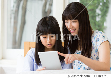 Mother daughter (tablet PC) Mother daughter (tablet PC) 41489940