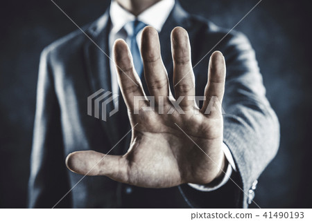 Businessman putting the palm forward 41490193