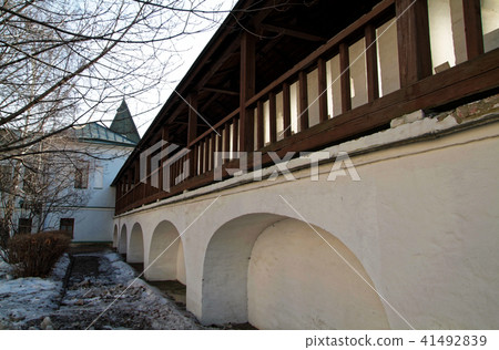 a walk through Moscow to the monastery a walk through Moscow to the monastery 41492839