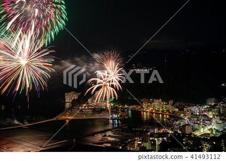 (靜岡縣)熱海的夜景100萬美元和海上煙花 (靜岡縣)熱海的夜景100萬美元和海上煙花 41493112