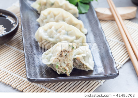 Steamed Korean dumplings Mandu with chicken meat Steamed Korean dumplings Mandu with chicken meat 41493708