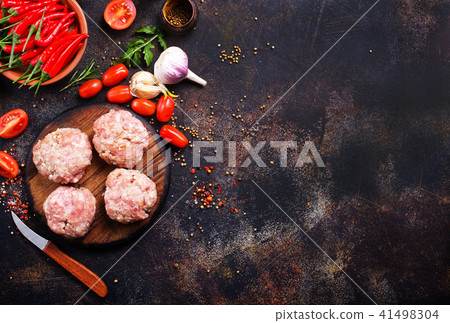 raw cutlets 41498304