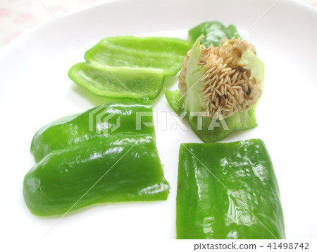 Leave seeds of green peppers clean How to prepare dishes 41498742