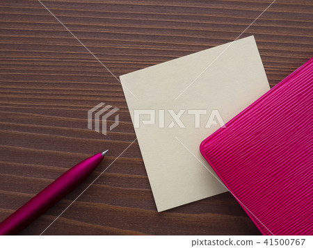 Business image · notebook · sticky note · female Business image · notebook · sticky note · female 41500767