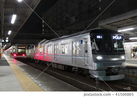 [H] Tokyo Metro Hibiya Line 13000 Series Train (Tobu Isesaki Line Direct) 41500865