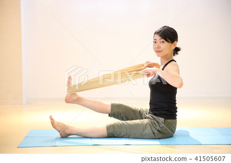 Sports instructor Sports instructor 41505607