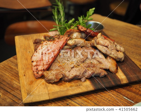 Mixed grill of meat bar 41505662