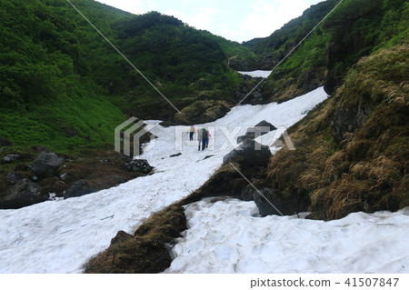 Road to the summit of Rausu-dake Osawa Snowy River Road to the summit of Rausu-dake Osawa Snowy River 41507847