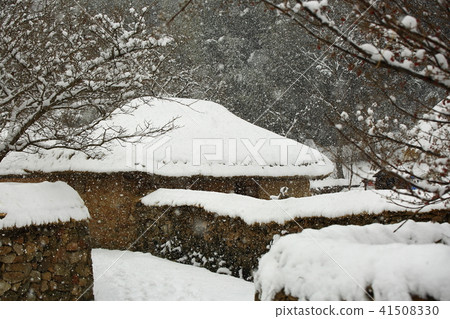 Snow landscape of Nakan-eup castle Snow landscape of Nakan-eup castle 41508330