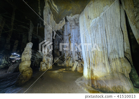 Stalactites and stalagmites in Tham Phu Wai,  41510013
