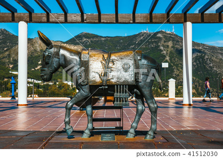 Close up of sculpture of donkey  41512030