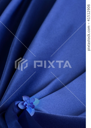 Blue cloth flower 41512906