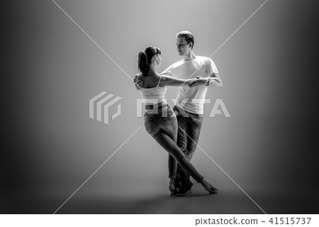 couple dancing social danse 41515737