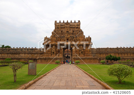 Rajarajan Tiruvasal, Third entrance gopura Rajarajan Tiruvasal, Third entrance gopura 41520605