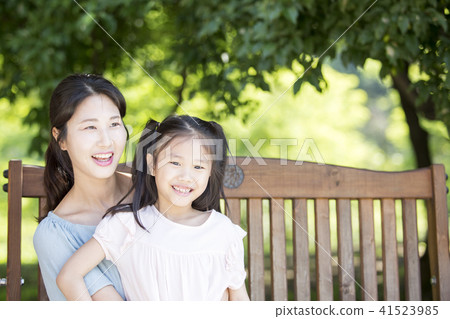 Happy mother and daughter Happy mother and daughter 41523985