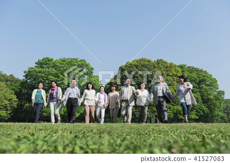 Senior Alumni Club Park blue sky 41527083