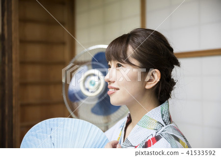 Female fan of old private house Yukata 41533592