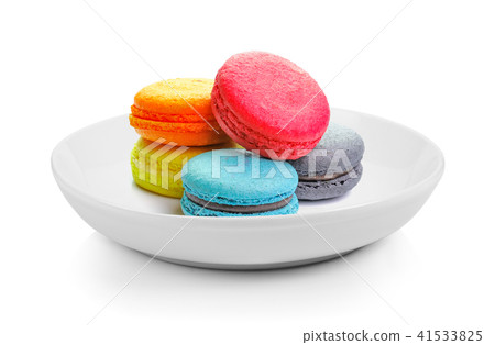 macarons in plate on white background 41533825