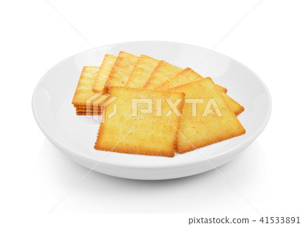 Cracker in plate on white background 41533891