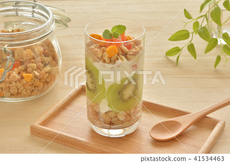 Granola fruit Granola fruit 41534463